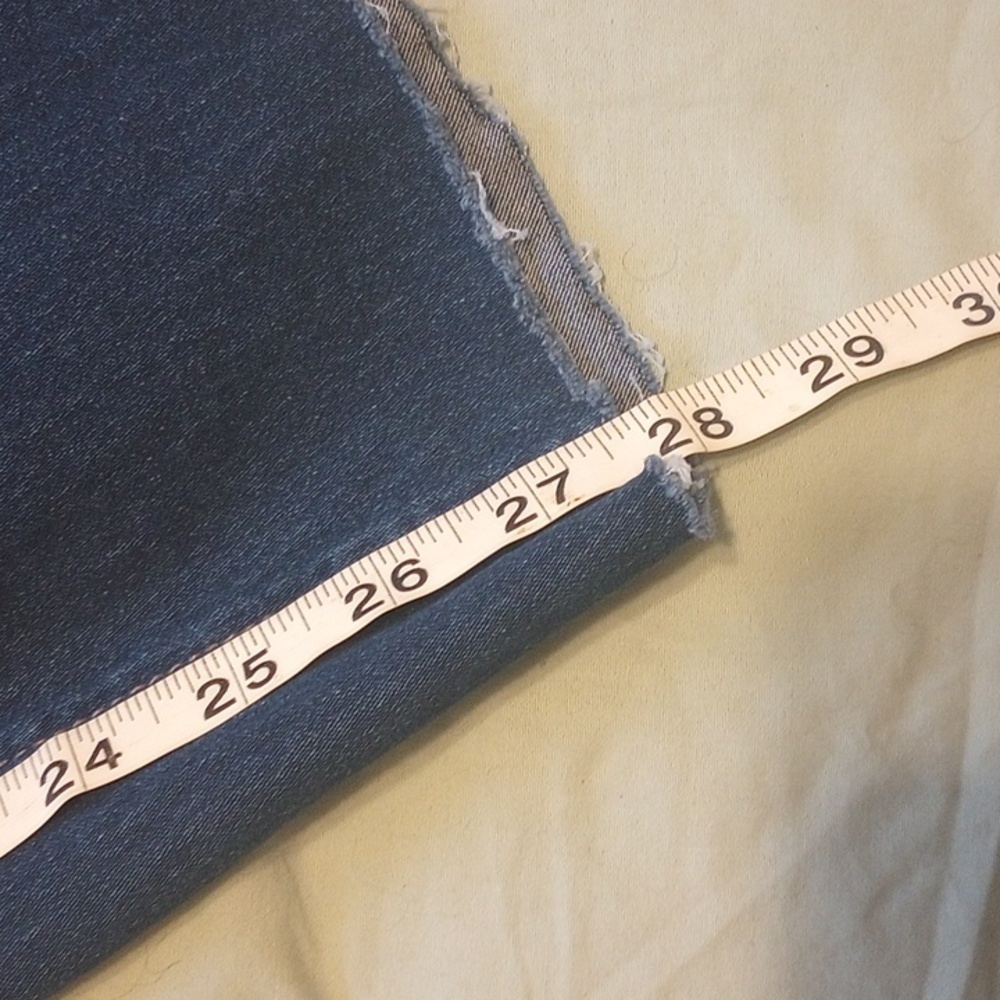 Hydraulic Blue Jeans with Embroidered Pockets - Picture 5 of 5
